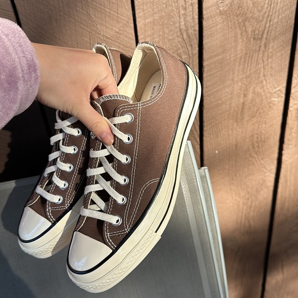 NWT brown chuck 70s. Comes with box - Picture 2 of 7